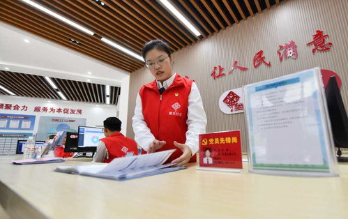 时政微观察丨这是党的一条成功经验 劳务派遣服务的探索与发展